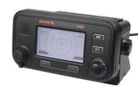 AIS A100 EM-TRAK GPS