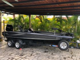 BOTE DE PESCA DEPORTIVA TRITON 19 XS ELITE 19.9