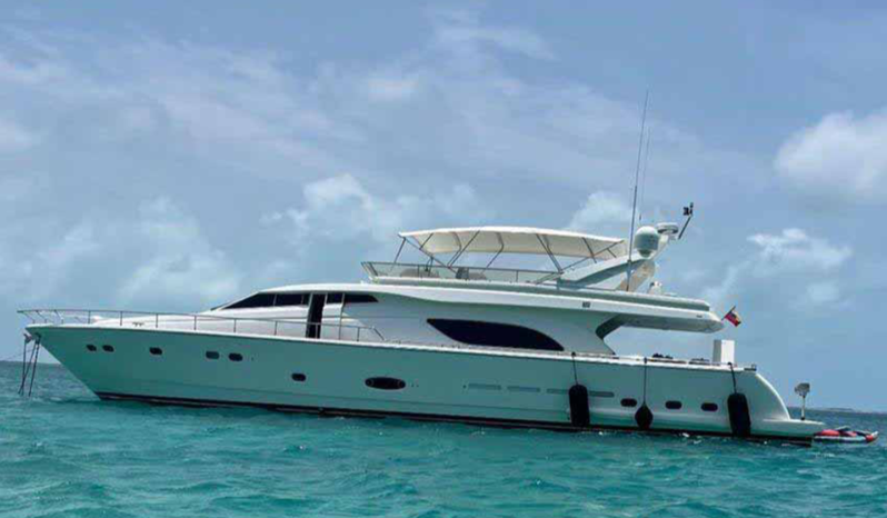 
								FERRETTI 81 full									