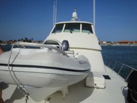 HATTERAS 58C CONVERTIBLE FLY BRIDGE