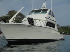 HATTERAS 58C CONVERTIBLE FLY BRIDGE