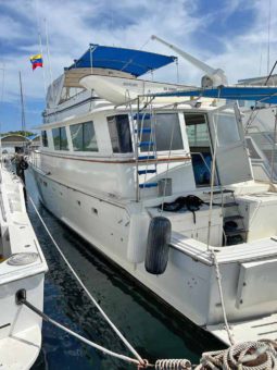 
										HATTERAS 72 full									