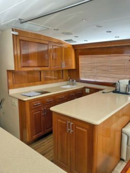 
										HATTERAS CONVERTIBLE 50 full									