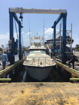 
										HATTERAS MOTOR YATCHS 43 full									