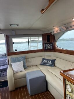 
										RIVIERA FLYBRIDGE 42 full									