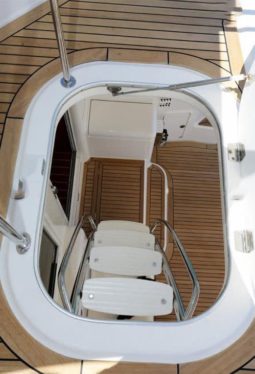 
										RIVIERA FLYBRIDGE 60 full									