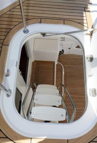 
								RIVIERA FLYBRIDGE 60 full									