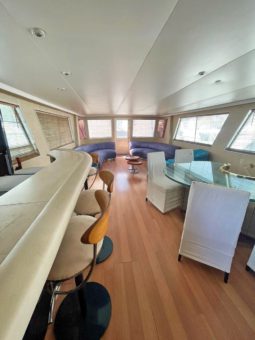 
										HATTERAS 72 full									