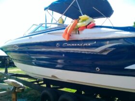 CROWNLINE 320 LA 32.5