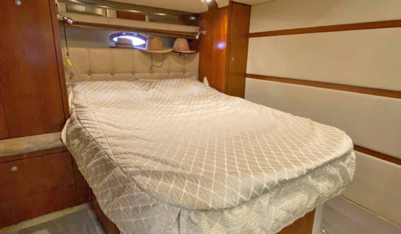 
								CRUISERS YACHTS EXPRESS 46 full									