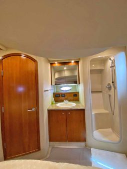 
										CRUISERS YACHTS EXPRESS 46 full									