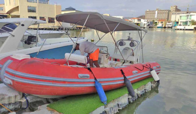 
								DINGHY CARIBE 20 full									