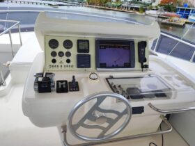 FERRETTI YACHTS 73