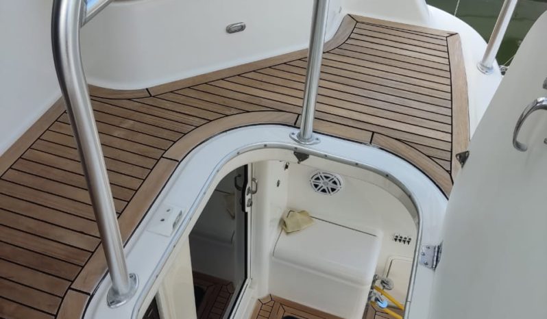 
								RIVIERA ENCLOSED SPORT FISHERMAN 60 full									