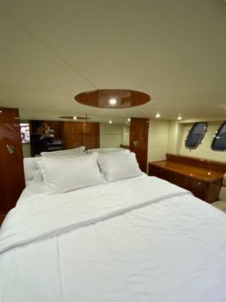 
										SUNSEEKER PREDATOR 62 full									