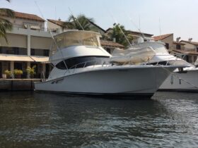 TIARA YACHTS FLYBRIDGE 48