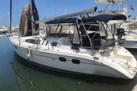 VELERO HUNTER 38