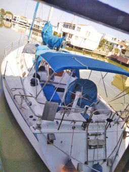 
										VELERO HUNTER MARINE 40 full									