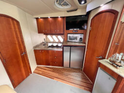 
										CRUISERS YACHTS COUPE 42 full									