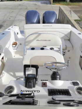 EXTREME MARINE CUDDY 30