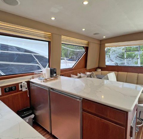 
								HATTERAS CONVERTIBLE 50 full									