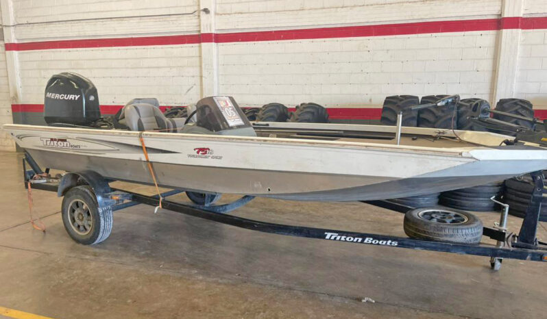 
								BOTE TRITON TS 18 full									