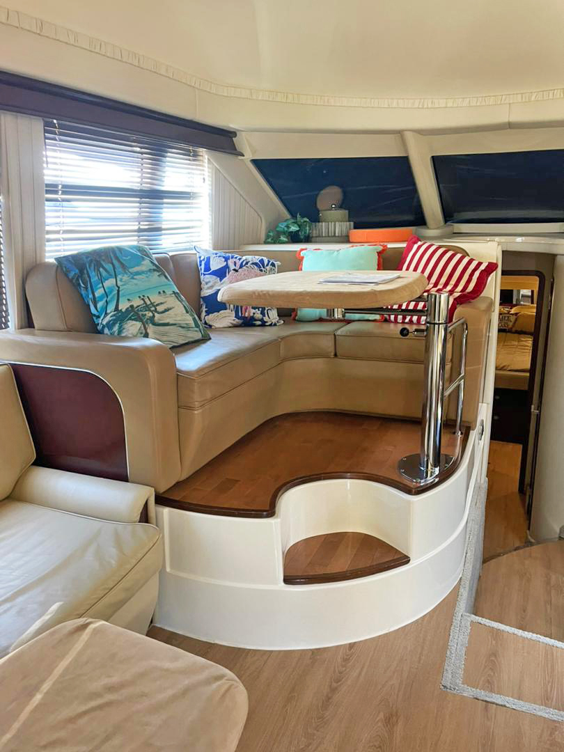 SEA RAY SEDAN BRIDGE 44