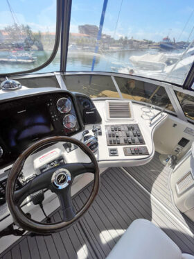 SEA RAY SEDAN BRIDGE 44