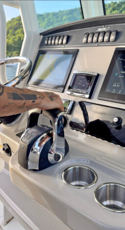 
										BOSTON WHALER 280 OUTRAGE 28 full									