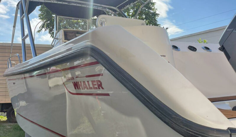 
								BOSTON WHALER BOAT 260 OUTRANGE 26 full									