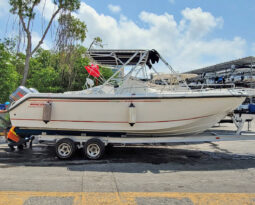 
										BOSTON WHALER BOAT 260 OUTRANGE 26 full									