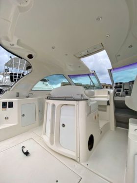 CRUISERS YACHTS SPORT COUPE 39