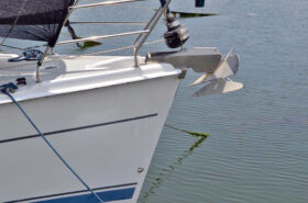 VELERO HUNTER SLOOP AFTER COCKPIT 44