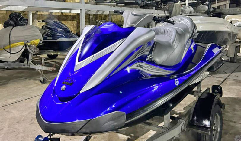 
								MOTO YAMAHA WAVE RUNNER FX full									