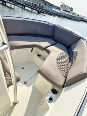 SAILFISH 2360 CENTER CONSOLE 23