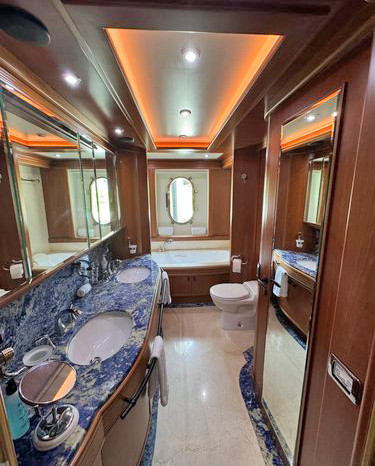 
								AZIMUT 116 full									