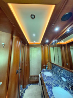 
										AZIMUT 116 full									