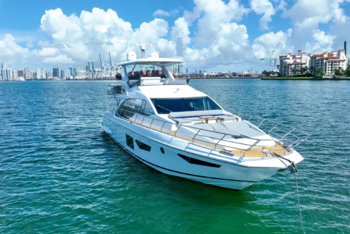 
								AZIMUT 66 full									