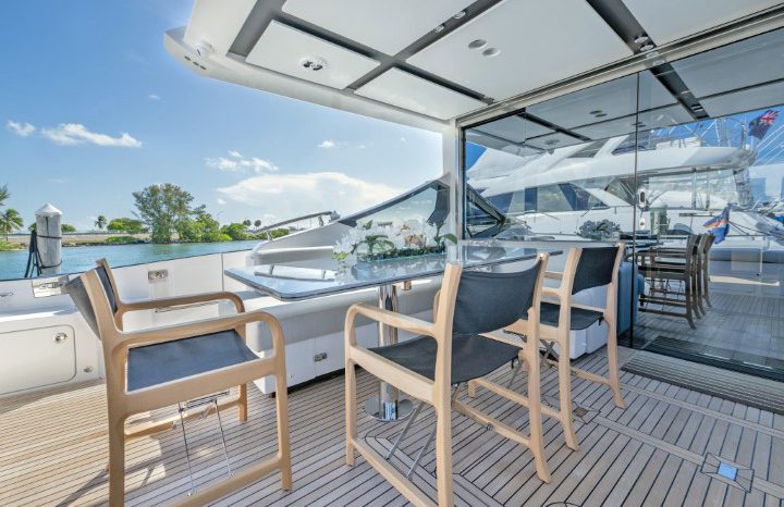 
								AZIMUT S 70 full									