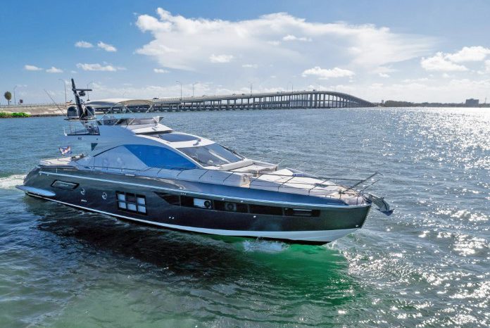 
								AZIMUT S 70 full									