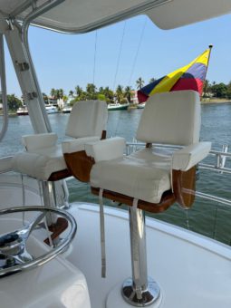 
										BERTRAM CONVERTIBLE 51 full									