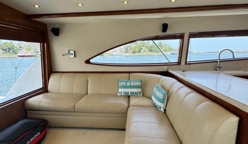 
								BERTRAM CONVERTIBLE 51 full									