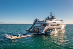 
										COLUMBUS YACHTS S HYBRID 40 full									