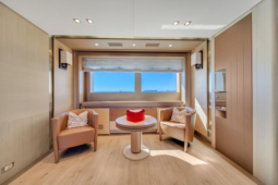 
										COLUMBUS YACHTS S HYBRID 40 full									