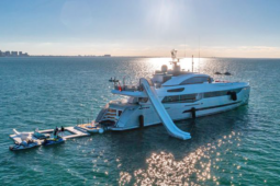 
										COLUMBUS YACHTS S HYBRID 40 full									