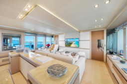 
										COLUMBUS YACHTS S HYBRID 40 full									