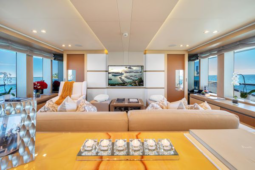 
										COLUMBUS YACHTS S HYBRID 40 full									