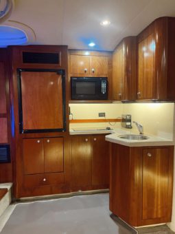 
										CRUISERS YACHTS EXPRESS 37 full									