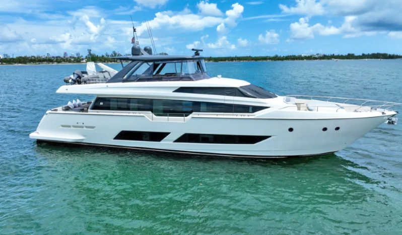 
								FERRETTI 85 full									