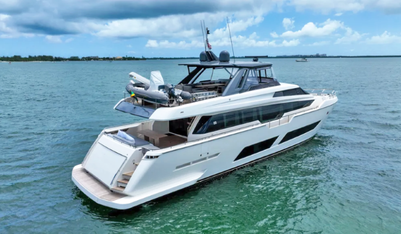 
								FERRETTI 85 full									